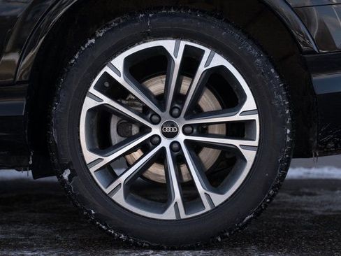 Certified 2025 Audi Q7 2.0T Premium w/ Convenience Plus Package image 13