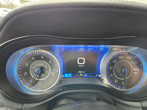 Used 2023 Chrysler 300 Touring L w/ Popular Equipment Group RWD image 18