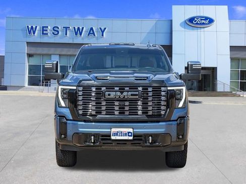 Used 2025 GMC Sierra 2500 Denali Ultimate AWD/4WD image 7
