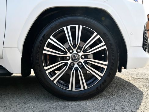 Used 2025 Lexus LX 700h Luxury image 26