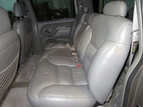 Used 1999 GMC Suburban 2500 w/ Marketing Opt Pkg 3 image 25