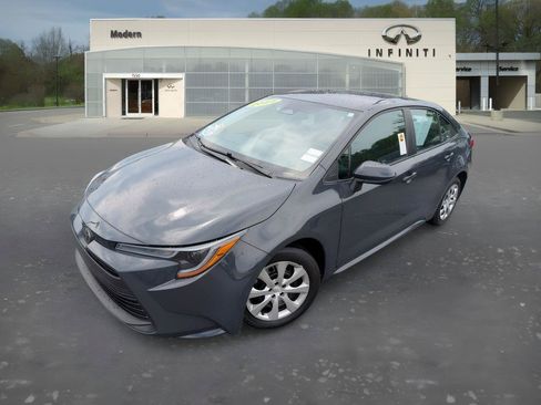 Used 2025 Toyota Corolla LE FWD image 1