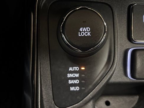 Used 2021 Jeep Compass Latitude AWD/4WD image 16