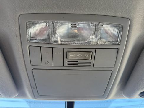 Used 2015 Toyota Venza LE image 14