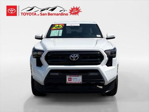 Certified 2025 Toyota Tacoma SR5 AWD/4WD image 8