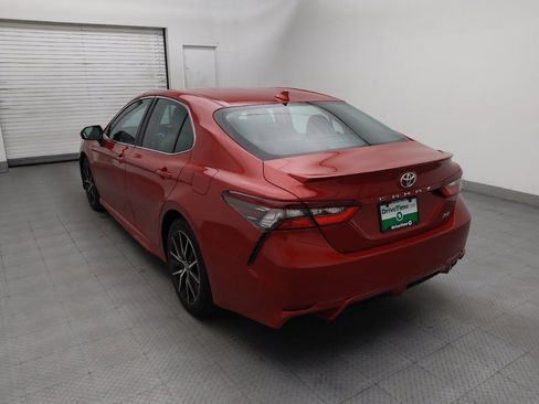 Used 2021 Toyota Camry SE FWD image 5