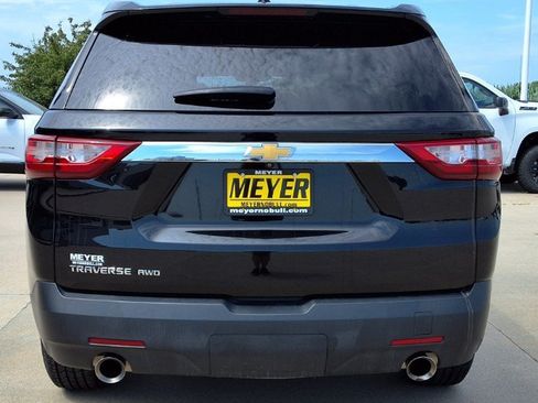 Used 2021 Chevrolet Traverse LS AWD/4WD image 7