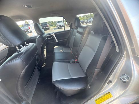 Used 2018 Toyota 4Runner SR5 Premium AWD/4WD image 12