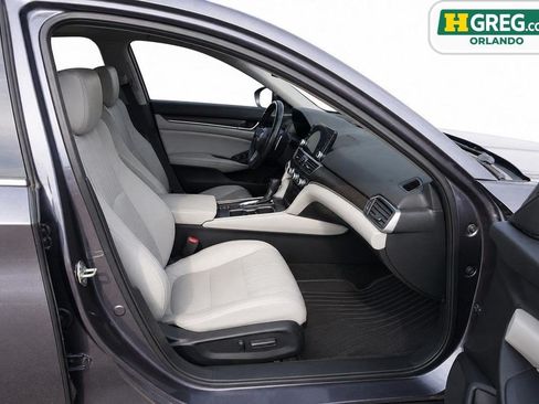 Used 2018 Honda Accord Touring image 14