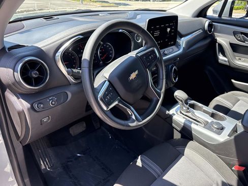 Used 2025 Chevrolet Blazer LT AWD/4WD image 16