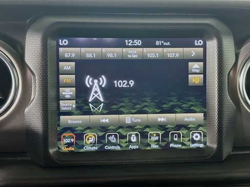Used 2023 Jeep Wrangler Unlimited Rubicon 4xe w/ Cold Weather Group AWD/4WD image 19