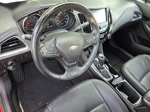Used 2017 Chevrolet Cruze Premier image 9