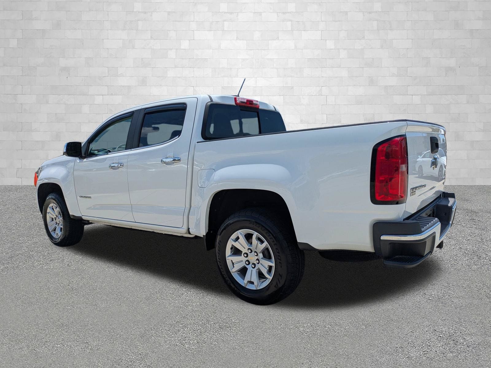 Used 2017 Chevrolet Colorado LT w/ Luxury Package, Chrome RWD image 4
