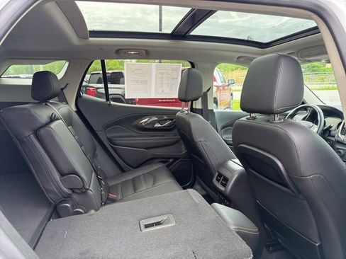Used 2023 GMC Terrain Denali w/ Denali Premium Package AWD/4WD image 11