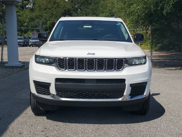 Used 2023 Jeep Grand Cherokee L Laredo RWD image 12