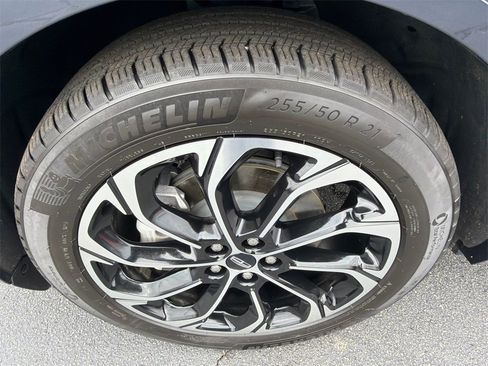 Used 2024 Lincoln Nautilus Reserve image 11