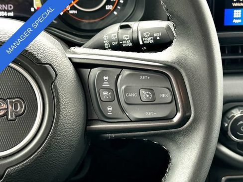 Used 2025 Jeep Wrangler Unlimited Rubicon AWD/4WD image 23