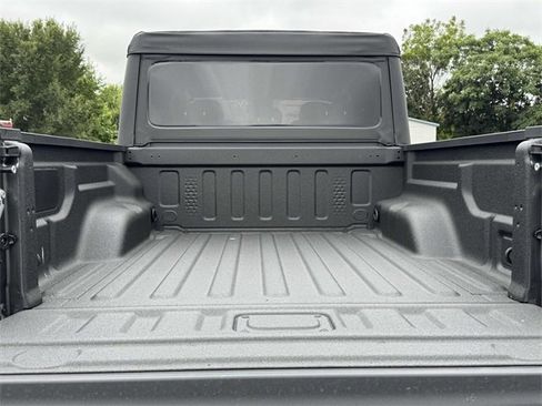 New 2025 Jeep Gladiator Sport image 16