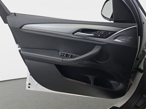 Used 2018 BMW X3 M40i image 29