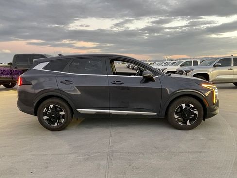 Used 2026 Kia Sportage LX FWD image 3