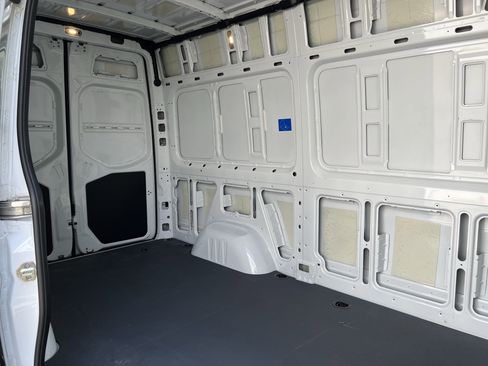 Used 2022 Mercedes-Benz Sprinter 2500 image 33