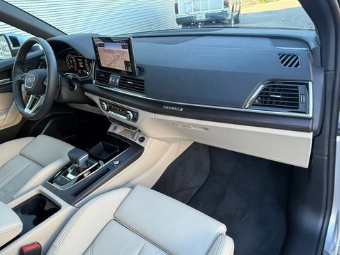 Used 2025 Audi Q5 2.0T Premium Plus w/ Premium Plus Package AWD/4WD image 48