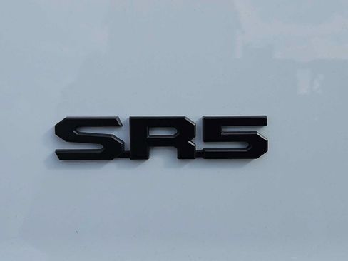 Used 2025 Toyota 4Runner SR5 AWD/4WD image 11