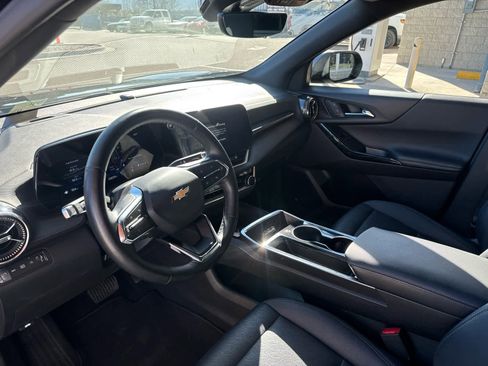 Used 2025 Chevrolet Equinox LT w/ Convenience Package II image 10