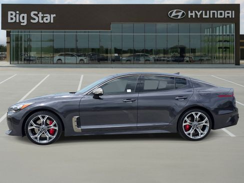 Used 2020 Kia Stinger GT2 RWD image 2