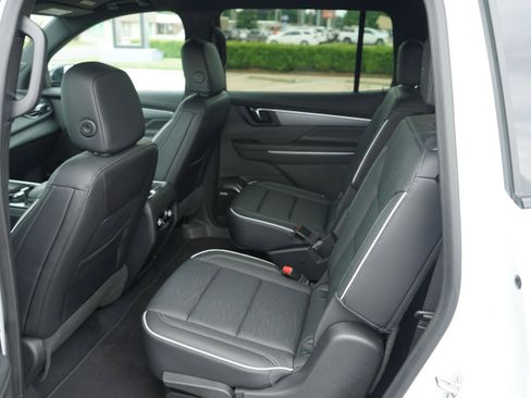 Used 2025 Buick Enclave Sport Touring FWD image 19