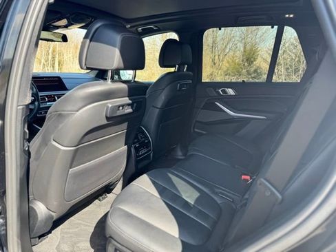 Used 2021 BMW X5 xDrive40i w/ Premium Package image 13