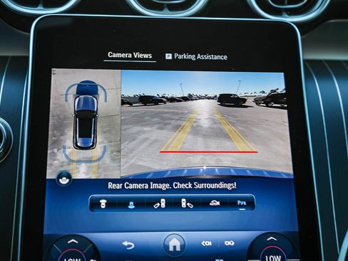 Used 2025 Mercedes-Benz GLC 300 4MATIC image 23