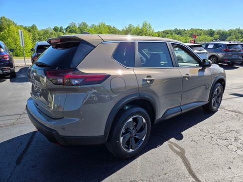 Used 2025 Nissan Rogue SV AWD/4WD image 7