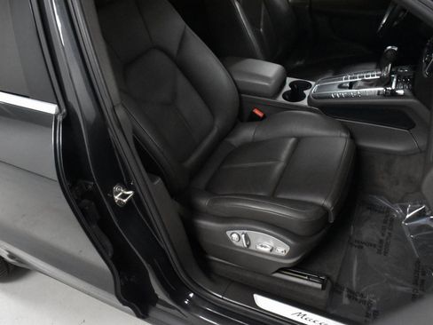 Used 2017 Porsche Macan S image 15
