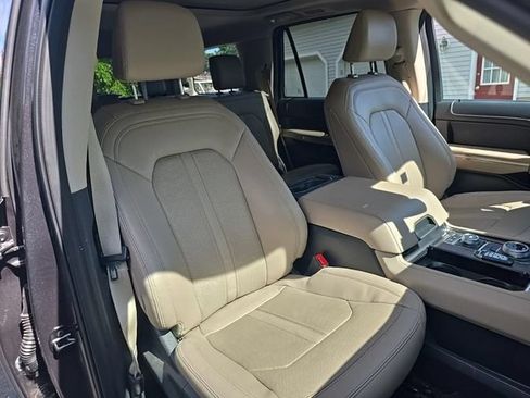 Certified 2022 Ford Expedition Limited AWD/4WD image 18