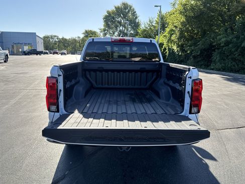 New 2026 Chevrolet Colorado W/T image 34