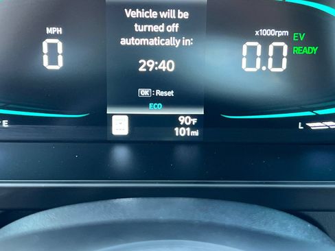Used 2026 Hyundai Elantra Hybrid FWD image 34