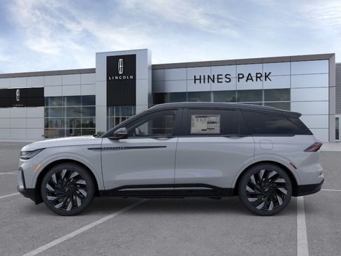 New 2026 Lincoln Nautilus Reserve AWD/4WD image 3