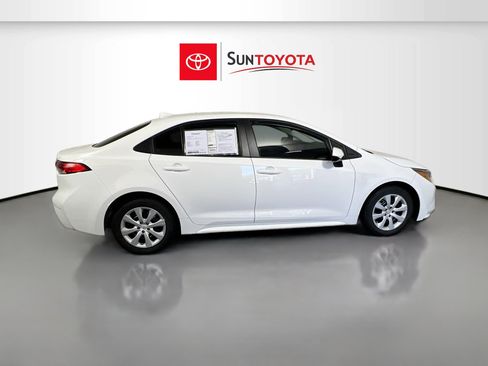 Used 2024 Toyota Corolla LE FWD image 2