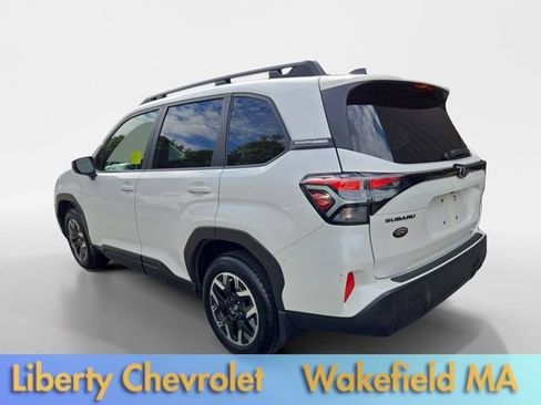 Used 2025 Subaru Forester Premium AWD/4WD image 6