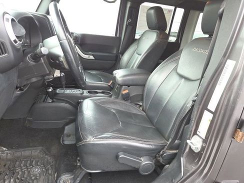 Used 2016 Jeep Wrangler Unlimited Sahara w/ Dual Top Group image 9