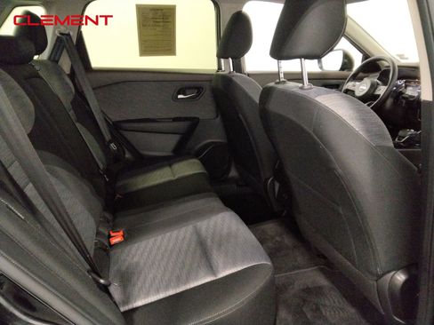 Used 2023 Nissan Rogue SV image 31