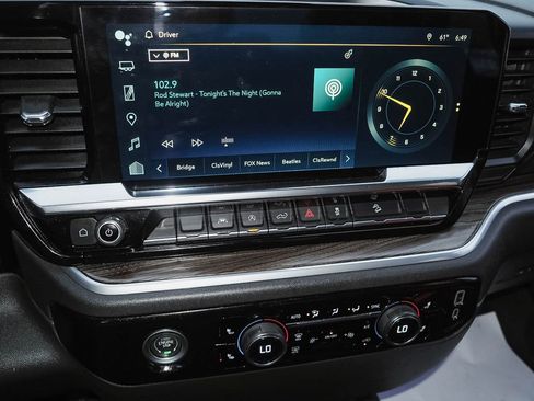 Used 2022 Chevrolet Silverado 1500 LT Trail Boss image 9