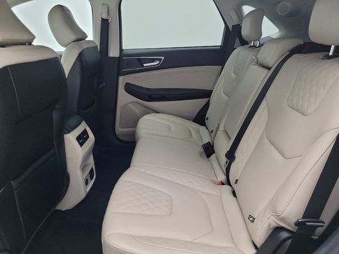 Used 2024 Ford Edge Titanium image 18