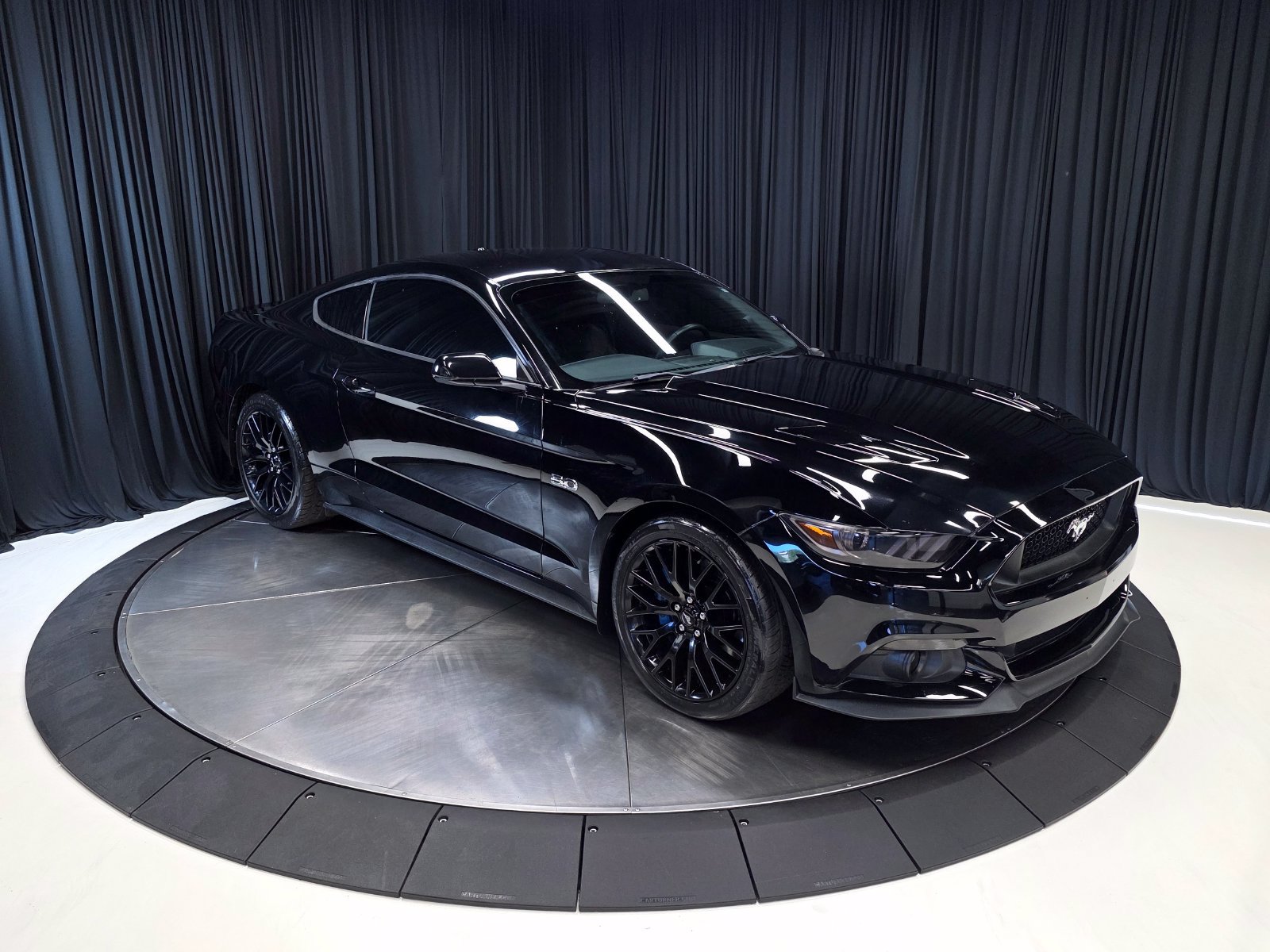 Used 2017 Ford Mustang GT Premium w/ GT Performance Package RWD image 50