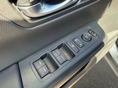 Used 2025 Honda CR-V EX image 18