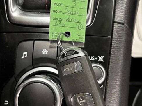 Used 2015 MAZDA MAZDA3 i Touring image 36