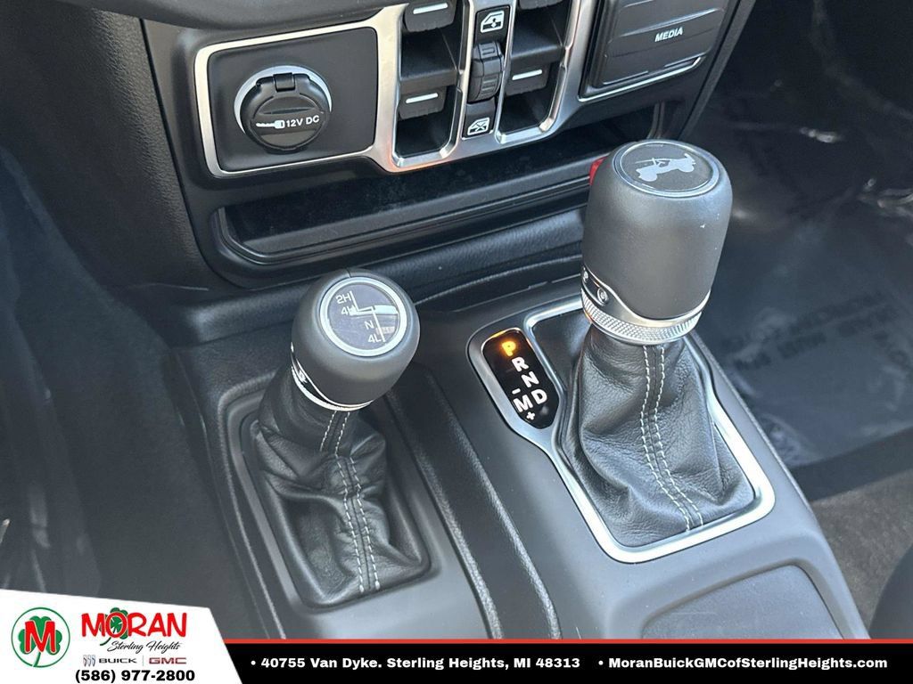 Used 2026 Jeep Wrangler Unlimited Sahara AWD/4WD image 30