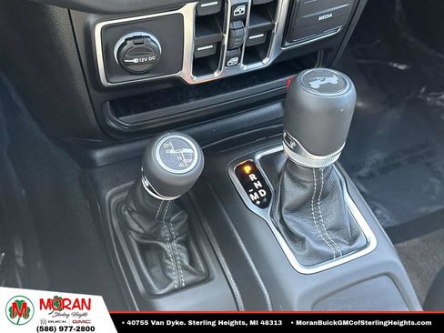 Used 2026 Jeep Wrangler Unlimited Sahara AWD/4WD image 30