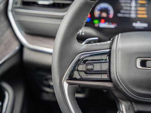 Used 2023 Jeep Grand Cherokee L Overland w/ Rear Seat Video Group I image 38